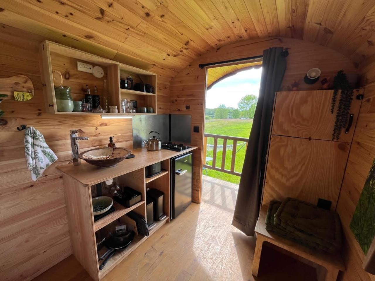 Les Logements Insolites De La Base Nautique Verneuil  Eksteriør bilde