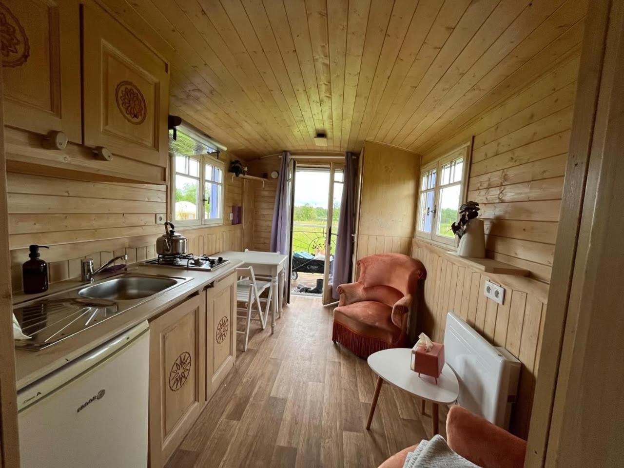 Les Logements Insolites De La Base Nautique Verneuil  Eksteriør bilde