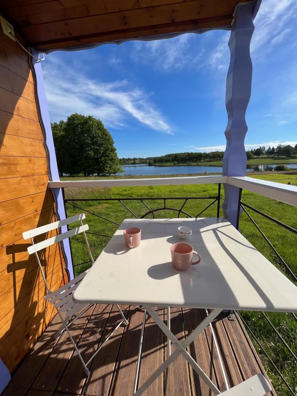Les Logements Insolites De La Base Nautique Verneuil  Eksteriør bilde